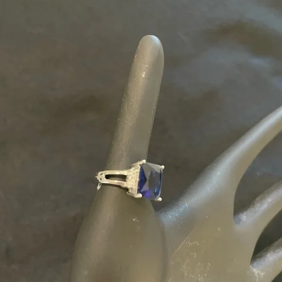 Ring faux blue sapphire silver band - Picture 4 of 7